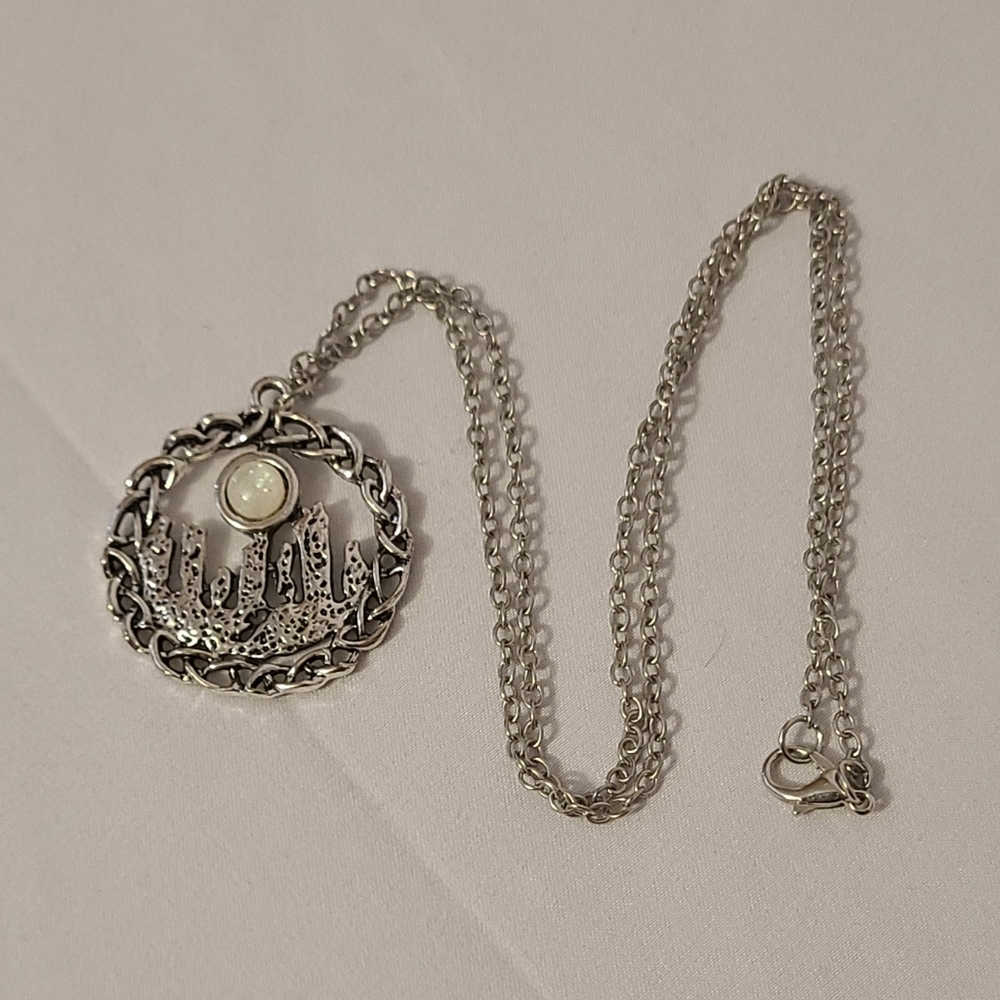 Outlander Craigh Na Dun Stones Necklace White